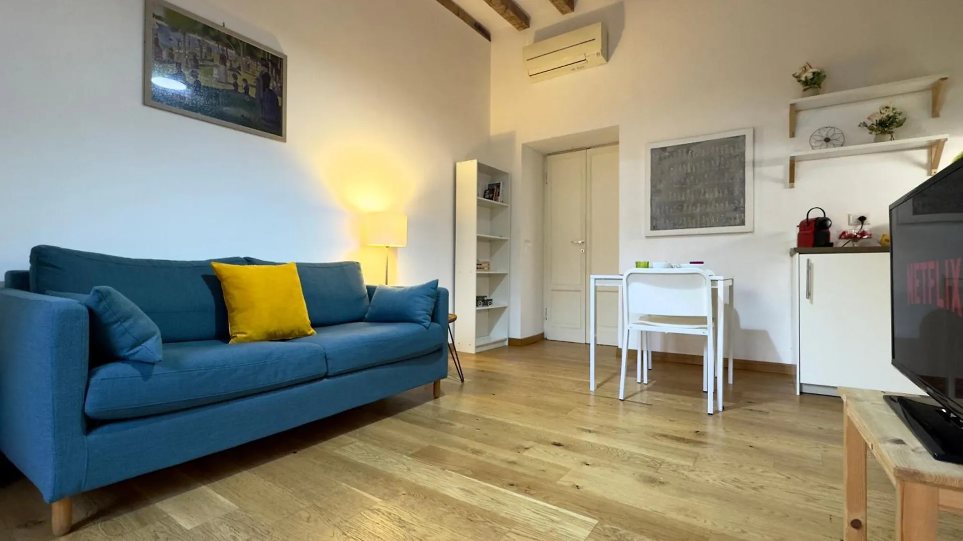 Cosy Navigli Apartment Milan